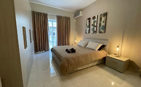 Verdi Apartment - Spacious Modern Apartment, Close To Valletta